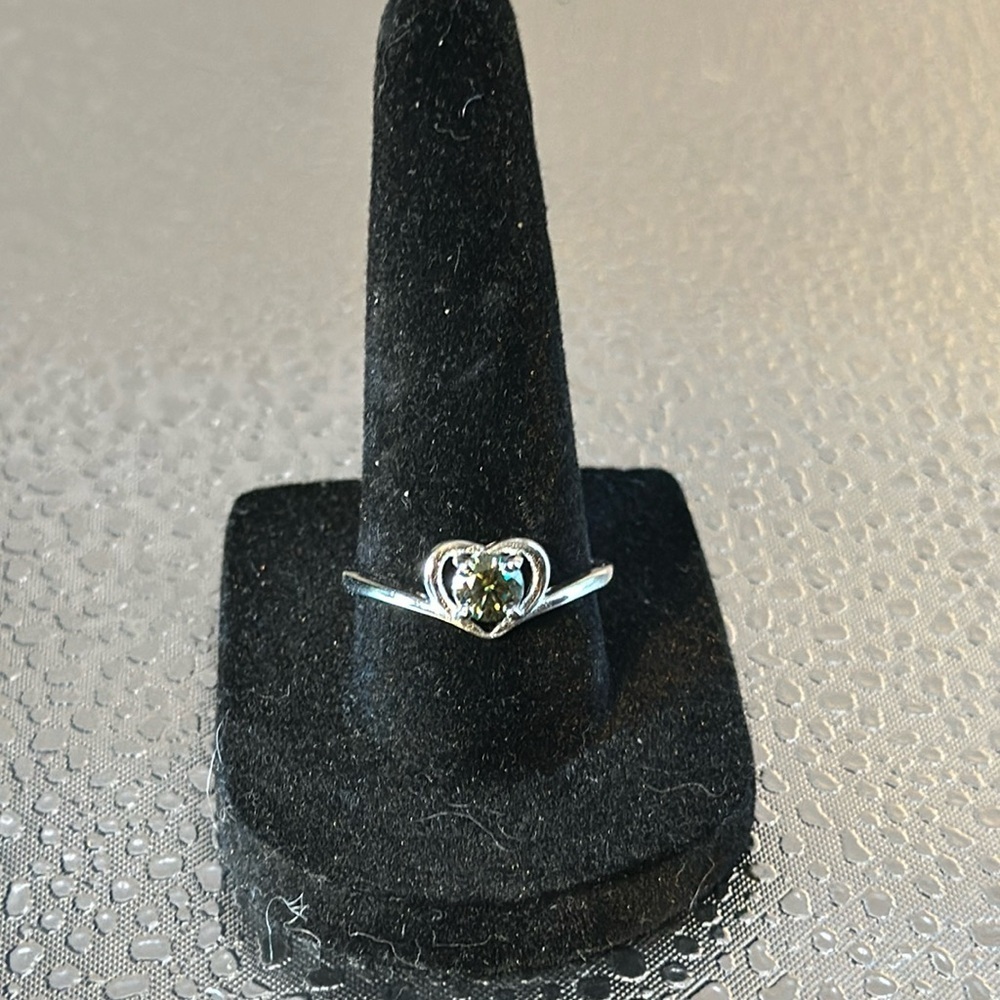 Green moissanite ring size 8 platinum over sterling silver heart ring. Estate​​